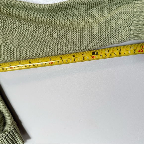 American Eagle Outfitters Women's Olive V-Neck Sweater - Picture 9 of 10